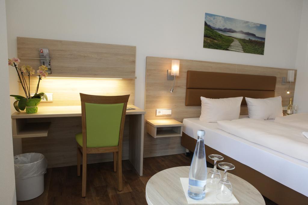 Landhotel Kueffner Pfedelbach Buitenkant foto