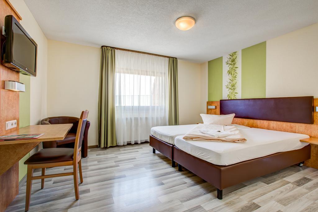 Landhotel Kueffner Pfedelbach Buitenkant foto